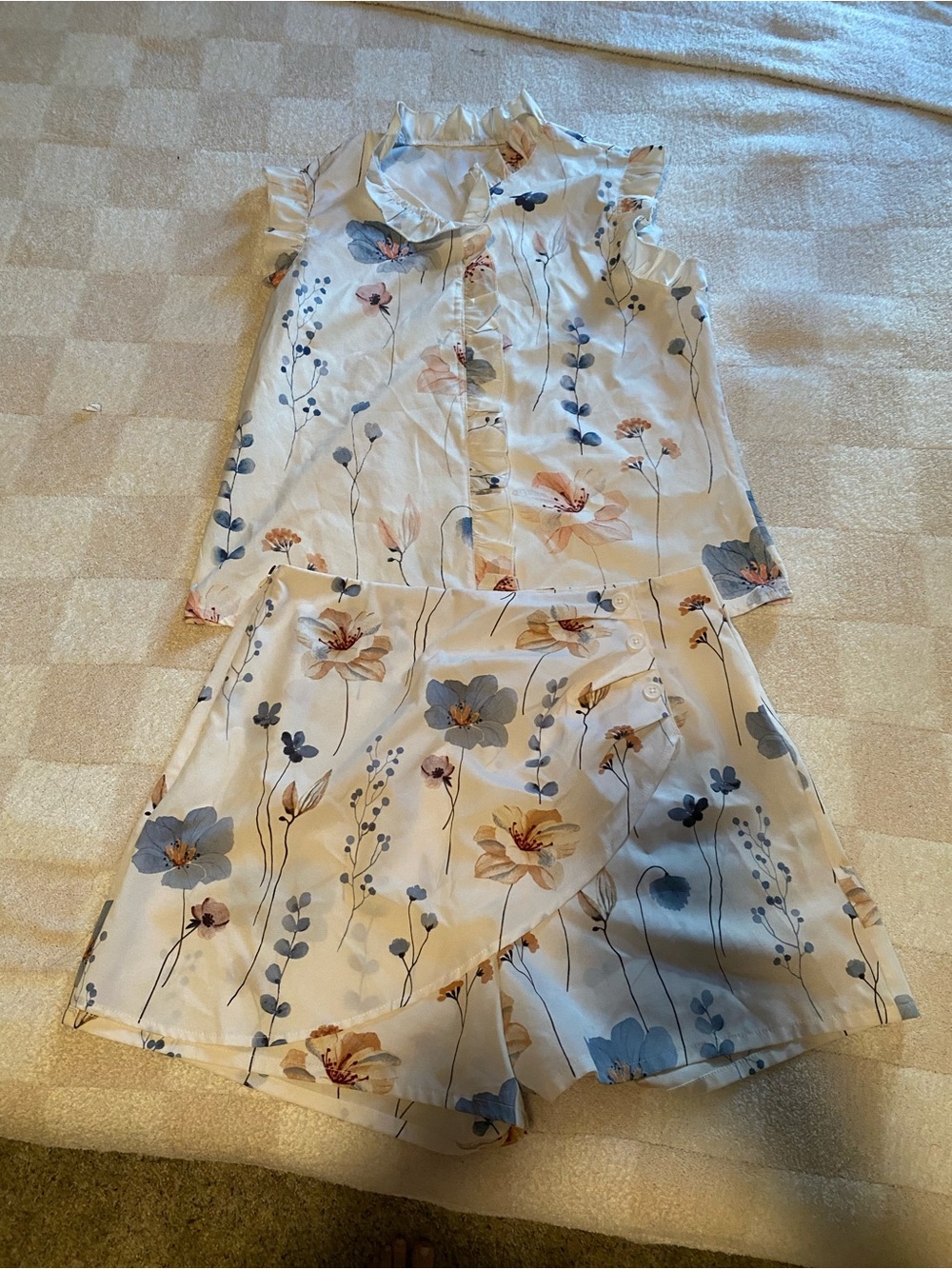 Women’s Floral Ruffle Sleeve Two-Piece Set - Blue & Cream